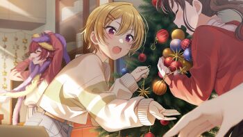 belt blonde_hair bowl brown_hair christmas_ornaments christmas_tree game_cg hair_ornament hairclip holding idolmaster idolmaster_shiny_colors idolmaster_shiny_colors_song_for_prism komiya_kaho official_art open_mouth plate profile red_eyes red_hair saijo_juri sonoda_chiyoko