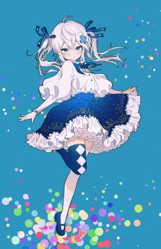 1girl asymmetrical_legwear blue_background blue_eyes blue_ribbon blue_shoes blue_skirt blue_thighhighs closed_mouth full_body fymrie gosegu highres long_hair long_sleeves looking_at_viewer mismatched_legwear neck_ribbon puffy_sleeves ribbon shirt shoes skirt solo thighhighs twintails virtual_youtuber waktaverse white_hair white_shirt white_thighhighs