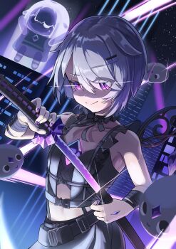 1girl absurdres black_ribbon black_shirt black_skirt city closed_mouth cracked_skin detached_collar grey_hair highres holding holding_sword holding_weapon hololive hololive_english jewel_under_eye katana koseki_bijou koseki_bijou_(casual) looking_at_viewer metal_wings navel night official_alternate_costume official_alternate_hairstyle outdoors pebble_(koseki_bijou) purple_eyes purple_nails ribbon sheath shirt skirt smile solo sword tomato_(sword) uminonin46978 unsheathing virtual_youtuber weapon