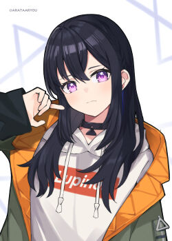 Rule 34 | 1girl, absurdres, arata ryou, arm up, artist name, black choker, blue streaks, choker, closed mouth, clothes writing, commentary request, drawstring, green jacket, hair between eyes, head tilt, highres, ichinose uruha, ichinose uruha (2nd costume), jacket, long hair, long sleeves, looking at viewer, multicolored hair, open clothes, open jacket, purple eyes, quilted jacket, sleeves past wrists, solo, streaked hair, upper body, virtual youtuber, vspo!, white jacket