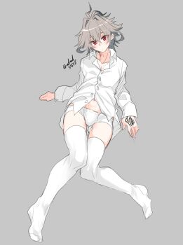 androgynous antenna_hair bulge commentary_request dress_shirt fate/apocrypha fate_(series) full_body grey_background grey_hair hair_between_eyes hair_flaps haoro highres male_focus messy_hair navel panties partially_unbuttoned red_eyes shirt short_hair sieg_(fate) signature simple_background thighhighs underwear white_panties white_shirt white_thighhighs