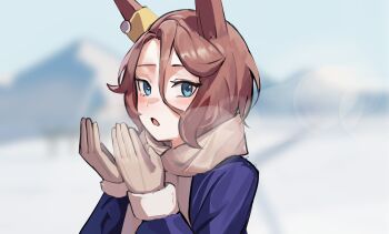 1girl alternate_costume animal_ears blue_eyes blurry blurry_background brown_gloves brown_hair commentary_request gloves grey_scarf hair_between_eyes horse_ears horse_girl looking_at_viewer narita_taishin_(umamusume) open_mouth outdoors scarf short_hair snow solo solokitsune umamusume