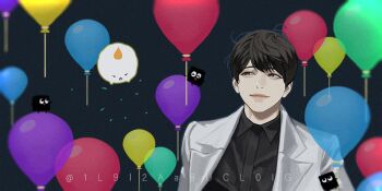 >_< 1boy artist_self-insert bags_under_eyes balloon birthday biyoo_(omniscient_reader's_viewpoint) black_eyes black_hair black_shirt blackbox_(blackbox9158) coat collared_shirt confetti dokkaebi double-parted_bangs kim_dokja male_focus motion_blur omniscient_reader's_viewpoint popped_collar shirt short_hair smile white_coat