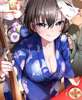 +_+ 1girl black_hair blue_kimono blurry blurry_background blush breasts brown_hair cleavage fed_(giba) festival fox_mask highres holding holding_toy_gun japanese_clothes kimono lantern large_breasts looking_at_viewer mask mask_on_head original paper_lantern print_kimono purple_eyes shooting_gallery smile solo tongue tongue_out yukata