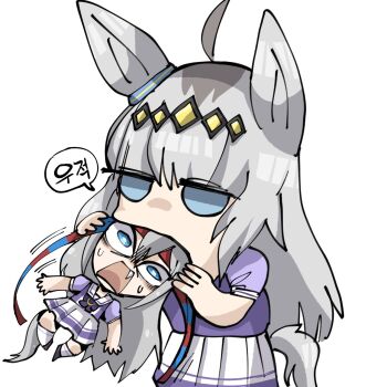 ahoge animal_ears blue_eyes blue_hairband commentary ear_ornament english_commentary fang grey_hair grey_tail hairband highres horse_ears horse_girl horse_tail long_hair multicolored_hair oguri_cap_(umamusume) oligogi_meoggosipda open_mouth school_uniform speech_bubble tail tamamo_cross_(umamusume) tracen_school_uniform translation_request umamusume white_background