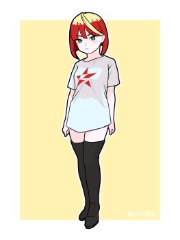 Rule 34 | 1girl, ahoge, alternate costume, black boots, blonde hair, blush, boots, border, closed mouth, commentary request, freckles, full body, green eyes, highres, mela (pokemon), multicolored hair, nintendo, official alternate hairstyle, outline, pokemon, pokemon sv, red hair, rttnlich, shirt, short hair, simple background, solo, t-shirt, team star, two-tone hair, white border, white outline