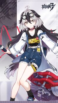 1girl ahoge black_hair black_socks blue_shoes bright_pupils closed_mouth coralie_6626_planck denim denim_shorts expressionless grey_eyes grey_hair hair_between_eyes highres honkai_(series) honkai_impact_3rd long_hair long_sleeves looking_at_viewer multicolored_hair official_alternate_costume official_art shirt shoes shorts socks solo two-tone_hair very_long_hair white_pupils