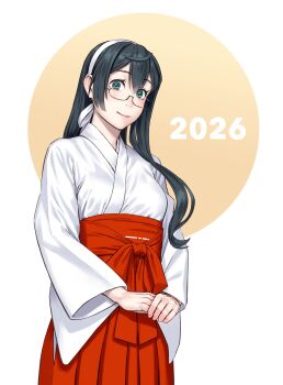 1girl 2026 alternate_costume black_hair blue_eyes cowboy_shot hairband hakama highres japanese_clothes kantai_collection kimono long_hair looking_at_viewer miko ooyodo_(kancolle) red_hakama semi-rimless_eyewear smile solo under-rim_eyewear white_hairband white_kimono yuuji_(and)