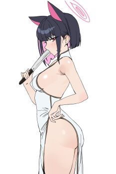 1girl absurdres alternate_costume animal_ears ass black_hair blue_archive blunt_bangs blush breasts cat_ears china_dress chinese_clothes colored_inner_animal_ears colored_inner_hair commentary covered_mouth cowboy_shot dress extra_ears fanged_bangs folding_fan from_side halo hand_fan highres holding holding_fan kazusa_(blue_archive) looking_at_viewer medium_breasts multicolored_hair pelvic_curtain pink_hair pink_halo profile red_eyes riel_(rielilu) short_hair side_slit sideboob simple_background sleeveless sleeveless_dress slit_pupils solo standing sweatdrop symbol-only_commentary two-tone_hair white_background white_dress
