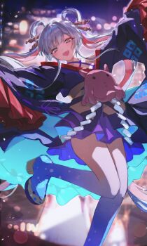 1girl 9nine :d absurdres blue_eyes blurry blurry_background chinese_commentary chou_kaguya-hime! city_lights commentary_request floating_hair foot_out_of_frame grey_hair hair_ornament hair_rings hair_stick highres japanese_clothes kimono long_hair long_sleeves looking_at_viewer multicolored_hair night octopus open_mouth outdoors outstretched_arms purple_kimono runami_yachiyo short_kimono sky smile solo spread_arms standing standing_on_one_leg streaked_hair twintails