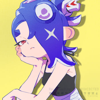 1girl bare_arms bare_shoulders black_sports_bra blue_hair breasts cephalopod_eyes closed_mouth commentary eyeliner film_grain hachimaki hair_bun hair_ornament hair_over_one_eye hair_stick hand_on_own_cheek hand_on_own_face head_rest headband horizontal_pupils long_hair looking_at_viewer makeup medium_hair midriff_sarashi nejiri_hachimaki nintendo octoling official_alternate_costume official_alternate_hairstyle one_eye_covered red_eyeliner red_eyes sarashi shiver_(splatoon) shiver_(splatoon_raiders) simple_background single_hair_bun small_breasts solo splatoon_(series) splatoon_raiders sports_bra suction_cups symbol-only_commentary tentacle_hair upper_body utfu333 yellow_background
