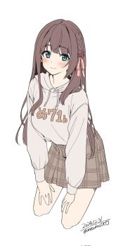 1girl blue_eyes blush braid breasts brown_hair closed_mouth drawstring hair_ornament hair_ribbon hairclip highres hood hood_down hoodie long_hair long_sleeves looking_at_viewer original pink_ribbon plaid_clothes plaid_skirt ribbon simple_background skirt smile solo unasaka_ryou white_background white_hoodie