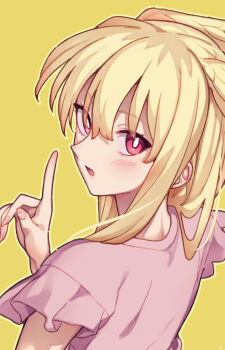 1girl absurdres blonde_hair blush fate/grand_order fate_(series) head_wings highres index_finger_raised long_hair looking_at_viewer looking_back mitsurugi_sugar open_mouth pink_shirt red_eyes shirt short_sleeves sidelocks solo thrud_(fate) valkyrie_(fate) wings yellow_background