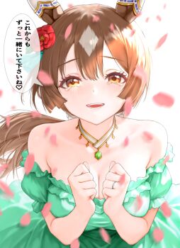 1girl absurdres alternate_costume alternate_hairstyle animal_ears blurry breasts brown_eyes brown_hair cherry_blossoms cleavage clenched_hands commentary_request crying crying_with_eyes_open depth_of_field diamond_(shape) dress ear_covers falling_petals flower green_dress hair_between_eyes hair_flower hair_ornament hands_up highres horse_ears horse_girl horse_tail jewelry large_breasts long_hair looking_at_viewer low_ponytail multicolored_hair off-shoulder_dress off_shoulder open_mouth petals pink_petals ponytail popoidraw red_flower ring satono_diamond_(umamusume) simple_background smile solo speech_bubble streaked_hair tail tearing_up tears teeth translation_request umamusume white_background white_streaks