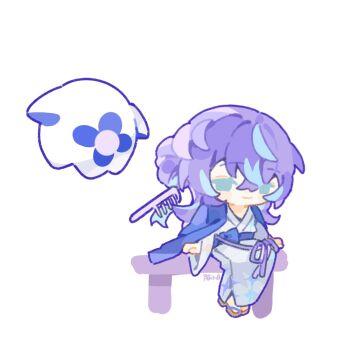 1boy alternate_hairstyle artist_name bath_yukata bench blue_hair blush chibi colored_tips comb commentary full_body ghost green_eyes grey_kimono hair_bun highres hoshirube_sho japanese_clothes kimono looking_at_viewer male_focus multicolored_hair nijisanji otomo_(hoshirube_sho) purple_hair sandals shuxingbuming_moxiaobai simple_background smile solo virtual_youtuber white_background yukata
