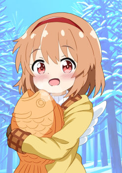 1girl blush brown_hair coat food hairband hood hooded_coat kanon looking_at_viewer mizusaki_johnko open_mouth oversized_object red_eyes red_hairband short_hair smile snow solo taiyaki tree tsukimiya_ayu upper_body wagashi wings yellow_coat