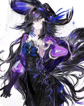 1girl absurdres alternate_costume black_dress black_gloves black_hair commentary_request cowboy_shot dress floating_hair gloves hand_up hat highres isolde_(reverse:1999) long_hair looking_at_viewer purple_eyes purple_sleeves reverse:1999 single_glove smile solo very_long_hair weiyan_(nbnbmwnl) white_background