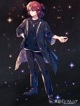 &gt;:) 1boy alpaca_connect black_background black_coat black_pants black_shirt black_shoes blue_eyes brown_hair chain chain_necklace chiyu_(silverxxxx) closed_mouth coat copyright_name crew_neck dog_tags dress_shoes full_body hair_between_eyes half_updo hand_on_own_hip highres jewelry lapels looking_at_viewer male_focus medium_hair necklace notched_lapels open_clothes open_coat outstretched_arm pants plaid_clothes plaid_coat shirt shoes simple_background smile solo sparkle standing three-quarter_sleeves two-sided_coat two-sided_fabric v-shaped_eyebrows yellow_coat