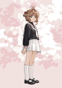 1girl antenna_hair black_shirt black_shoes brown_hair cardcaptor_sakura commentary full_body green_eyes h4sh1rnoto hair_ornament highres kinomoto_sakura long_sleeves looking_at_viewer pleated_skirt sailor_collar school_uniform serafuku shirt shoes short_hair skirt smile socks solo tomoeda_elementary_school_uniform white_sailor_collar white_skirt white_socks