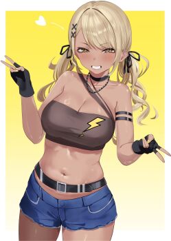1girl arm_strap bare_shoulders belt black_belt black_choker black_gloves black_ribbon blonde_hair blue_shorts border breasts chain chain_necklace choker cleavage commentary_request fingerless_gloves gloves hair_ribbon heart highres jewelry kaminari_qpi kinkikids753 long_hair navel necklace ribbon shorts solo tan virtual_youtuber vspo! white_border yellow_background yellow_eyes yellow_nails