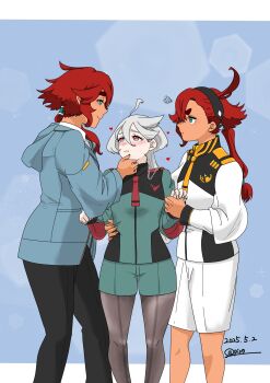 3girls 715piro_gon absurdres aged_up ahoge black_hairband black_pants black_pantyhose blue_background blue_eyes blue_jacket blush commentary_request green_jacket green_shorts grey_eyes grey_hair gundam gundam_suisei_no_majo hairband hand_on_another&#039;s_chin hand_on_another&#039;s_waist heart heart-shaped_pupils highres holding_hands hood hooded_jacket jacket long_hair miorine_rembran multiple_girls pants pantyhose parted_lips ponytail red_hair shorts smile sparkle squiggle suletta_mercury symbol-shaped_pupils thick_eyebrows time_paradox white_jacket white_shorts yuri