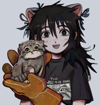 1girl absurdres animal animal_ears bags_under_eyes black_eyes black_hair cat cat_ears clothes_writing commentary english_commentary fangs fffkorobka gloves grey_background hair_between_eyes happy highres holding holding_animal holding_cat kemonomimi_mode kuroki_tomoko long_hair looking_at_viewer open_mouth orange_gloves pallas&#039;s_cat rubber_gloves shirt short_sleeves simple_background solo t-shirt watashi_ga_motenai_no_wa_dou_kangaetemo_omaera_ga_warui!