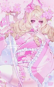 1girl aegyo_sal artist_name belt_around_waist blonde_hair bracelet branch breasts cherry_blossoms chromatic_aberration cleavage closed_mouth collar colored_skin commentary commission cowboy_shot crown curly_ends curly_sidelocks demon_horns english_commentary eyelashes eyeshadow falling_petals fashion finger_to_mouth fingernails floral_print flower flower-shaped_pupils flower_bracelet flower_collar flower_thigh_strap frilled_collar frilled_kimono frilled_sash frilled_sleeves frilled_thigh_strap frills fur_shawl glint gold_bracelet gradient_background hair_between_eyes hair_ornament hairclip halftone halftone_background highres holding holding_sword holding_weapon horns japanese_clothes jewelry kanzashi katana kimono knee_up large_breasts light_smile lipgloss long_fingernails long_hair looking_at_viewer makeup mini_crown multiple_bracelets noisykoala off_shoulder original pearl_belt pearl_hair_ornament petals pink_background pink_collar pink_crown pink_eyes pink_eyeshadow pink_flower pink_horns pink_kimono pink_lips pink_nails pink_petals pink_skin pink_theme pink_trim pointy_ears print_sash print_thighhighs ringlets sash shawl short_kimono sparkle_background swept_bangs sword symbol-shaped_pupils thigh_strap thighhighs tsumami_kanzashi two-tone_background very_long_hair watermark weapon white_background white_shawl white_thighhighs wide_sleeves
