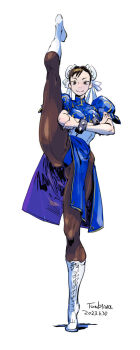 Rule 34 | 1girl, artist name, blue dress, boots, bracelet, breasts, brown eyes, brown hair, brown pantyhose, bun cover, capcom, china dress, chinese clothes, chun-li, commentary request, crossed arms, double bun, dress, earrings, flexible, full body, hair bun, highres, i-shaped balance (meme), jewelry, knee boots, lace-up boots, leg lift, leg up, looking at viewer, meme, pantyhose, pelvic curtain, puffy short sleeves, puffy sleeves, sash, short hair, short sleeves, simple background, smile, solo, spiked bracelet, spikes, split, standing, standing on one leg, standing split, street fighter, street fighter ii (series), thick thighs, thighs, tombiiwa, white background