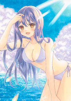 1girl bikini blue_sky blush breasts brown_hair cleavage cloud cloudy_sky collarbone commentary day grey_bikini hand_up highres large_breasts leaning_forward light_rays long_hair looking_at_viewer marker_(medium) navel_peek ocean open_mouth original osumi_izumi outdoors purple_hair side-tie_bikini_bottom sky smile solo standing straight_hair sunbeam sunlight swimsuit symbol-only_commentary traditional_media water_drop wet