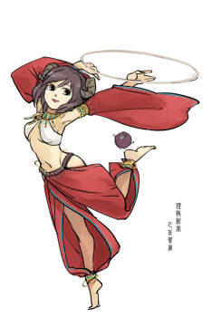 1girl armpits barefoot bikini bikini_skirt breasts brown_hair brown_horns chinese_commentary chinese_text closed_mouth commentary_request curled_horns dancer dancing detached_sleeves deviruchi full_body grey_eyes gypsy_(ragnarok_online) holding_hoop hoop horns hula_hoop lips looking_at_viewer navel ragnarok_online red_skirt red_sleeves simple_background skirt small_breasts smile solo standing standing_on_one_leg swimsuit underboob waterlessy white_background white_bikini