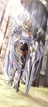 1girl black_shorts blonde_hair blue_eyes commentary_request crown_(nikke) fishnet_pantyhose fishnets full_body goddess_of_victory:_nikke hair_intakes highres holding holding_weapon long_hair pantyhose pinjirooo shorts smile solo weapon