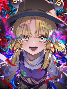 1girl animal_print aura blonde_hair brown_hat commentary_request eye_on_hat eye_trail eyelashes foreshortening frog_print hair_ribbon hat highres leaf_print light_blush light_trail long_sleeves looking_at_viewer medium_hair moriya_suwako multicolored_eyes open_mouth parted_bangs purple_skirt purple_vest red_ribbon ribbon shirt skirt smile solo standing teeth torikaze785 touhou turtleneck turtleneck_shirt upper_body vest water_drop white_shirt