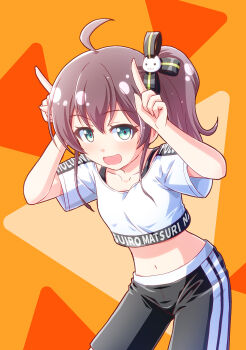 1girl black_pants blue_eyes breasts brown_hair character_name crop_top crop_top_overhang highres hololive hololive_dance_practice_uniform looking_at_viewer medium_hair natsuiro_matsuri navel one_side_up pants shirt small_breasts smile solo sumeragi_kou virtual_youtuber white_shirt yoga_pants