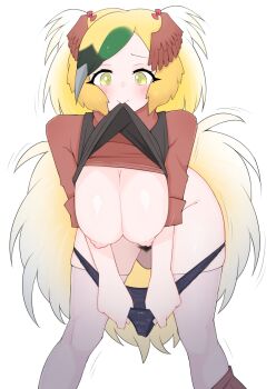 1girl bent_over bird_girl bird_tail bird_wings black_hair black_panties black_pubic_hair black_shirt blonde_hair blush bottomless bow breasts brown_shirt closed_mouth clothes_in_mouth clothes_lift clothes_pull feet_out_of_frame female_pubic_hair greater_bird-of-paradise_(kemono_friends) green_hair grey_hair hanging_breasts head_wings highres illu_(illu_stratos) kemono_friends kemono_friends_3 legs_apart lifting_own_clothes long_hair looking_at_viewer mouth_hold multicolored_hair nipples no_bra panties panty_pull pubic_hair pulling_own_clothes shirt shirt_lift shirt_under_shirt simple_background skindentation skirt skirt_pull smile solo standing tail underwear undressing wings yellow_eyes