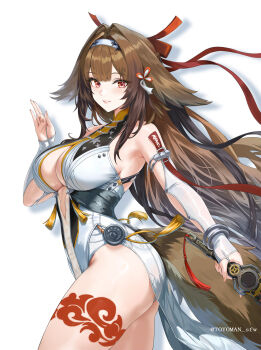 1girl animal_ears bare_shoulders breasts brown_hair china_dress chinese_clothes commentary_request dress droopy_ears fox_ears fox_girl fox_tail hair_intakes hair_ornament hairband highres holding holding_sword holding_weapon large_breasts leg_tattoo long_hair looking_at_viewer metal_bracelet parted_lips qingming_sword red_eyes smile solo sword tail tattoo toyoman twitter_username very_long_hair weapon white_background white_hairband ye_shunguang zenless_zone_zero