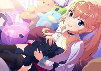 1girl :d \||/ absurdres black_bow black_choker black_thighhighs blonde_hair blue_eyes blue_scrunchie blush bow casual choker collarbone collared_shirt commentary english_commentary eyelashes eyeshadow fang feet_out_of_frame film_grain from_side grisaia_(series) grisaia_no_kajitsu hair_over_shoulder highres holding holding_stuffed_toy indoors jitome long_hair long_sleeves looking_at_viewer makeup matsushima_michiru miniskirt official_alternate_costume on_bed open_mouth pink_eyeshadow red_skirt scrunchie shirt sidelighting sidelocks sitting skirt sleeve_bow smile solo stuffed_animal stuffed_cat stuffed_toy tea_ramisu teddy_bear thick_eyebrows thighhighs twintails white_shirt wrist_scrunchie zettai_ryouiki