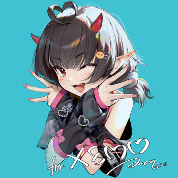 1girl ahoge arm_warmers bare_shoulders black_hair blue_background demon_horns double_middle_w fangs highres horns looking_at_viewer medium_hair one_eye_closed open_mouth original pekakiu pointy_ears red_eyes simple_background smile solo upper_body