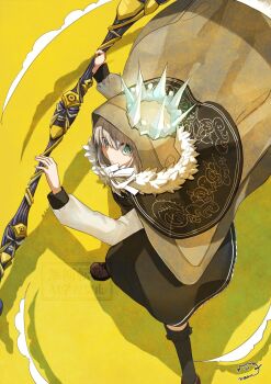 1girl blue_crown cloak crown dress fate/grand_order fate_(series) fur_trim grand_servant_(fate/grand_order) gray_(assassin)_(fate) gray_(fate) green_eyes grey_hair highres holding holding_scythe hood hood_up hooded_cloak long_sleeves looking_at_viewer nemugiko scythe solo