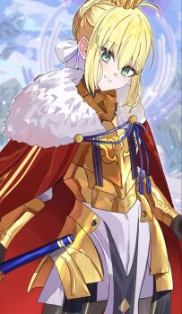 1girl ahoge armor artoria_pendragon_(fate) blonde_hair breastplate cape commentary_request crown excalibur_(fate/stay_night) fate/grand_order fate_(series) green_eyes highres lord_logres_(fate) lord_logres_(first_ascension)_(fate) red_cape short_hair smile solo yuritoame