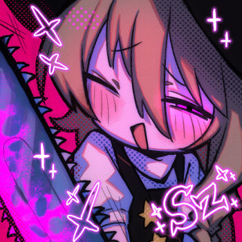 1girl :d black_vest blood blush chainsaw character_name commentary_request cookie_(touhou) hair_between_eyes halftone holding holding_chainsaw kirisame_marisa long_bangs long_hair looking_at_viewer melanin_shikiso one_eye_closed open_mouth pink_blood pink_eyes red_background shirt short_sleeves smile solo star_(symbol) suzu_(cookie) touhou unusually_open_eyes upper_body vest white_shirt