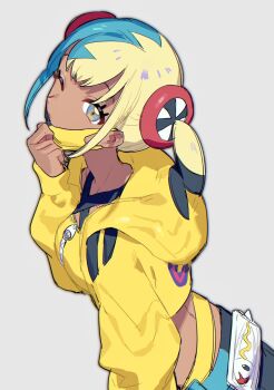 1girl aqua_hair aqua_pants bandeau black_hair black_mask black_pants blonde_hair blue_eyes blue_pants breasts canari_(pokemon) criss-cross_straps dark-skinned_female dark_skin fua1heyvot4ifsr grey_background highres jacket long_sleeves looking_at_viewer mask mask_pull medium_breasts mega_stone mouth_mask multicolored_hair nintendo one_eye_closed pants pokemon pokemon_legends:_z-a short_twintails simple_background solo split-color_hair sports_bra twintails two-tone_hair two-tone_mask two-tone_pants yellow_bandeau yellow_jacket yellow_mask yellow_sports_bra