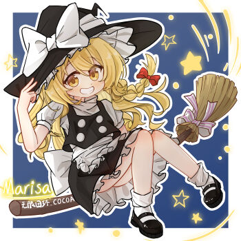 1girl absurdres apron artist_name back_bow black_hat black_shoes black_skirt black_vest blonde_hair blue_background blush border bow braid broom broom_riding buttons character_name chinese_commentary circle_name commentary_request eyes_visible_through_hair frilled_apron frilled_hat frilled_skirt frills full_body grin hair_between_eyes hair_bow hand_up hat hat_bow highres kirisame_marisa knees_together_feet_apart long_hair looking_at_viewer mary_janes nuansede_kekeya outline outside_border puffy_short_sleeves puffy_sleeves red_bow shirt shoes short_sleeves side_braid single_braid skirt smile socks solo star_(symbol) touhou turtleneck turtleneck_shirt v vest waist_apron white_apron white_border white_bow white_outline white_shirt white_socks witch_hat yellow_eyes