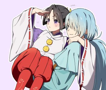 2boys :< black_hair blue_eyes blue_hair blue_kimono blush carrying closed_mouth commentary_request curtained_hair fubuki_(nige_jouzu_no_wakagimi) furisode_sleeves gloves hair_over_one_eye hakama highres hikobe_fubuki houjou_tokiyuki_(nige_jouzu_no_wakagimi) japanese_clothes kariginu kimono korean_commentary korean_text layered_sleeves long_hair looking_at_another low_ponytail male_focus mitsu_uroko motoyui multiple_boys nige_jouzu_no_wakagimi outline parted_bangs ponytail princess_carry purple_background purple_eyes purple_kimono red_hakama ribbon-trimmed_sleeves ribbon_trim shading_eyes simple_background smile sweatdrop very_long_hair white_outline wolf_cut