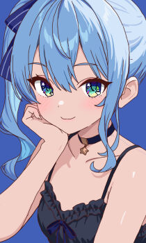 1girl bare_arms black_choker black_shirt blue_background blue_bow blue_hair bow choker closed_mouth collarbone dr._junyaman green_eyes hair_between_eyes hair_bow head_rest highres hololive hoshimachi_suisei long_hair shiny_skin shirt side_ponytail sidelocks simple_background sleeveless sleeveless_shirt smile solo star_pendant striped_bow upper_body