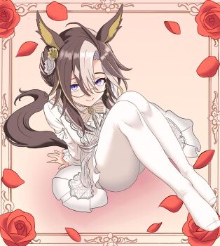 1girl animal_ears blue_eyes bow brown_hair closed_mouth commentary_request dream_journey_(snow-white_dreamland)_(umamusume) dream_journey_(umamusume) dress flower glasses hair_between_eyes hair_bun highres horse_ears horse_girl horse_tail long_hair long_sleeves looking_at_viewer multicolored_hair official_alternate_costume pantyhose rose smile solo sorodansu tail umamusume white_bow white_dress white_hair white_pantyhose