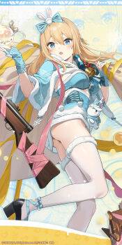 1girl ass bell black_shoes blonde_hair blue_background blue_bow blue_bowtie blue_capelet blue_eyes blue_gloves blue_sky blush bow bowtie breasts capelet carrying_over_shoulder chinese_commentary commentary_request copyright_notice dinergate_(girls'_frontline) double-parted_bangs fingerless_gloves fur-trimmed_capelet fur-trimmed_skirt fur-trimmed_thighhighs fur_trim girls'_frontline girls'_frontline_2:_exilium gloves gun hair_between_eyes hair_bow highres holding holding_sack long_hair looking_at_viewer medium_breasts official_alternate_costume official_art official_wallpaper open_mouth sack shoes sidelocks skirt sky snow snowflakes solo submachine_gun suomi_(fluffy_korvatunturi)_(girls'_frontline_2) suomi_(girls'_frontline) suomi_(girls'_frontline_2) suomi_kp/-31 thighhighs weapon white_background white_thighhighs zoom_layer