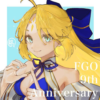 1girl ahoge anniversary artoria_caster_(fate) artoria_caster_(swimsuit_berserker)_(third_ascension)_(fate) artoria_pendragon_(fate) blonde_hair blue_bow blue_ribbon border bow closed_mouth commentary eyelashes facial_mark fate/grand_order fate_(series) finger_counting forehead_mark green_eyes highres long_hair looking_at_viewer ribbon smile solo umeboitarou very_long_hair white_border
