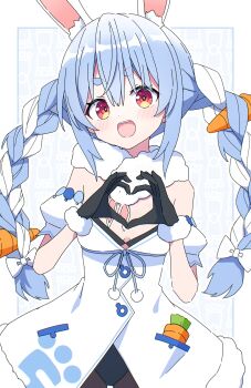 1girl :d absurdres animal_ear_fluff animal_ears bare_shoulders black_gloves blush carrot_hair_ornament commentary_request cowboy_shot detached_sleeves dot_nose dress food-themed_hair_ornament gloves hair_ornament heart heart_hands highres hololive kaie long_hair looking_at_viewer multicolored_hair open_mouth rabbit_ears rabbit_girl red_eyes short_sleeves smile solo strapless strapless_dress thick_eyebrows two-tone_hair usada_pekora usada_pekora_(1st_costume) virtual_youtuber white_dress white_hair white_sleeves