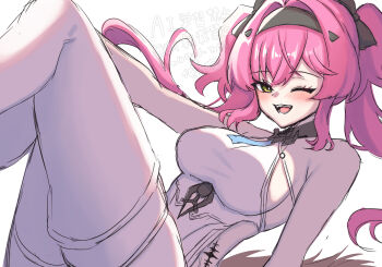 1girl bare_shoulders black_bow bodysuit boots bow breasts collar commentary_request feet_out_of_frame hair_bow hairband highres large_breasts long_hair looking_at_viewer lupa_(wuthering_waves) metal_collar metal_hairband multiple_hair_bows one_eye_closed open_mouth pink_hair red_pupils simple_background smile solo tacet_mark_(wuthering_waves) tail thigh_boots twintails uissu watermark white_background white_bodysuit white_boots wuthering_waves yellow_eyes