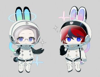 2boys alternate_costume animal_ears aotsuki_eito astronaut black_streaks blue_eyes blue_halo chibi commentary_request fake_animal_ears fake_tail full_body glasses grey_background grey_hair halo helmet looking_at_viewer male_focus multicolored_hair multiple_boys okapi_hndr purple_eyes rabbit_ears rabbit_tail red_hair short_hair simple_background smile space_helmet spacesuit sparkle streaked_hair sumino_takumi tail the_hundred_line_-last_defense_academy- two-tone_hair